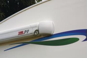 Spoiler awning F45/F1