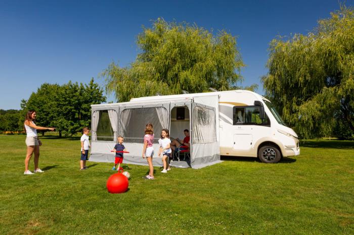 Privacy Room 260 VAN