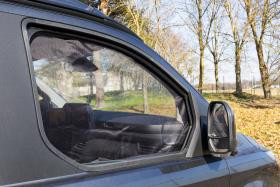 Myggenet med magnetisk fastgørelse Ford V710 Custom / Tourneo fra 2023 - førerhus