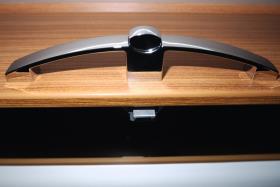 Pushbutton handle - chrome glossy
