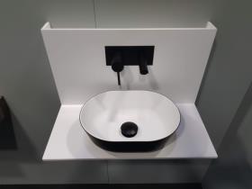 Oval håndvask lavet af Ocritech, udvendig sort / indvendig hvid, 354x260mm H110mm