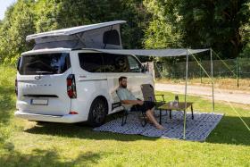 REIMO Como solsejl, grå, 450 x 240 cm, inkl. stænger, barduner og pløkker