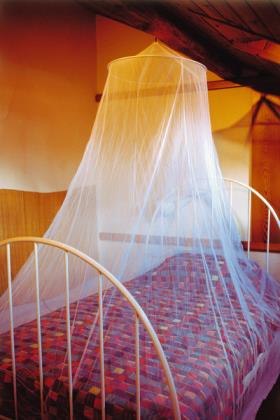 Pop-up mosquito net for single bed